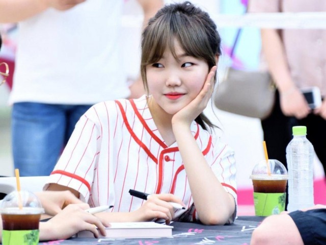 6 Thói Quen Đơn Giản Nhưng Lại Hỗ Trợ Không Nhỏ Trong Việc Ngăn Ngừa Mụn Xuất Hiện Trên Da Mặt Của Con Gái