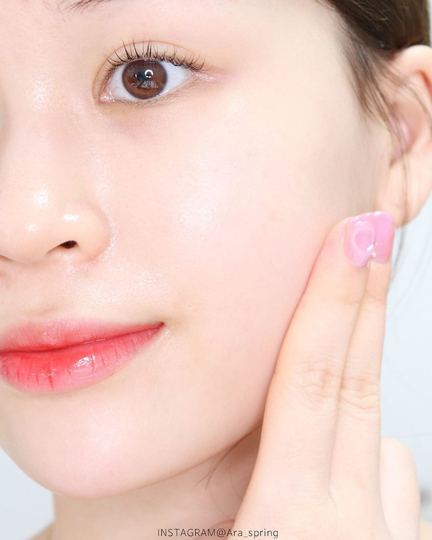Dùng sữa rửa mặt với độ tẩy mạnh