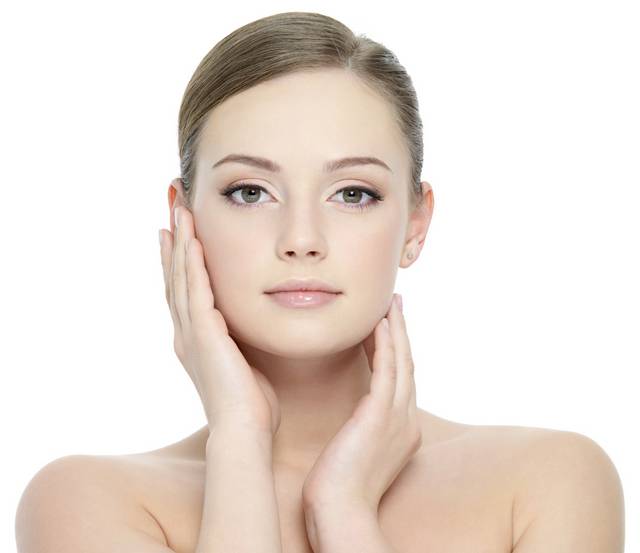 Trị sẹo tại nhà hiệu quả bằng rau má